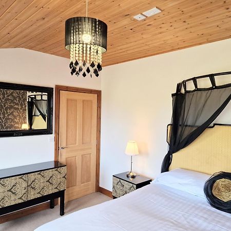 Torridon 12 With Private Hot Tub - Fife - Loch Leven - Lomond Hills Vila Kelty Exterior foto