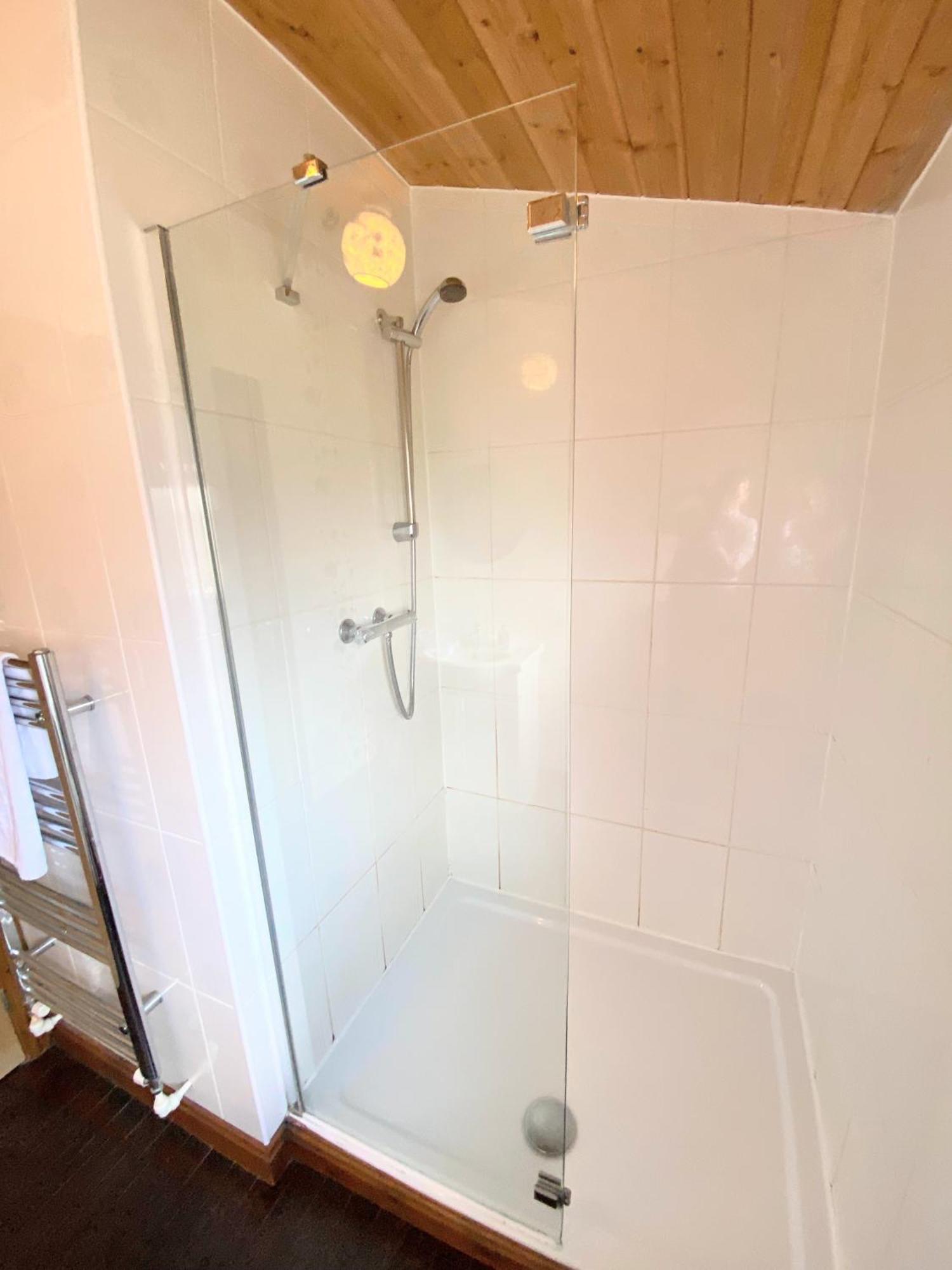 Torridon 12 With Private Hot Tub - Fife - Loch Leven - Lomond Hills Vila Kelty Exterior foto