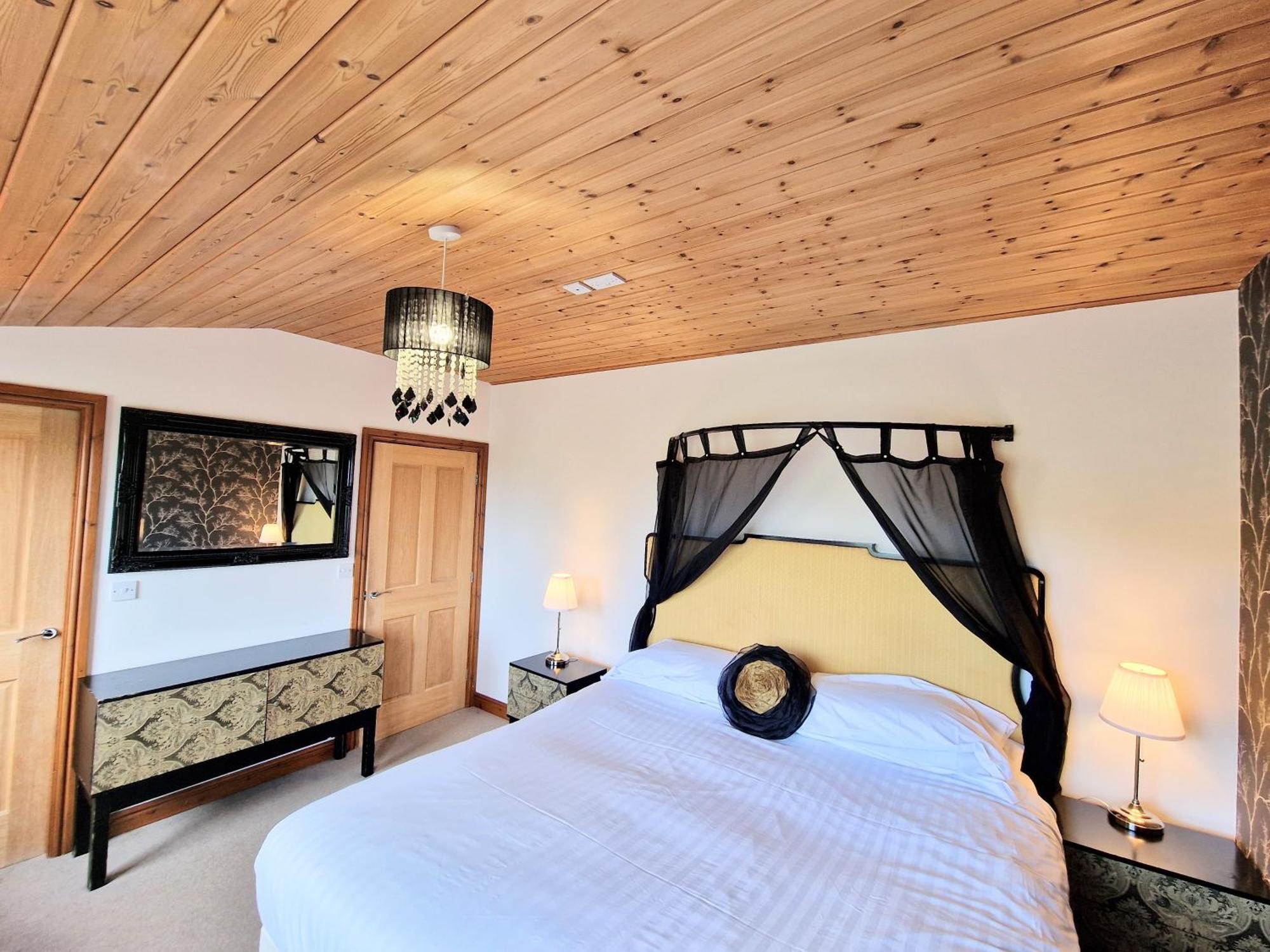 Torridon 12 With Private Hot Tub - Fife - Loch Leven - Lomond Hills Vila Kelty Exterior foto
