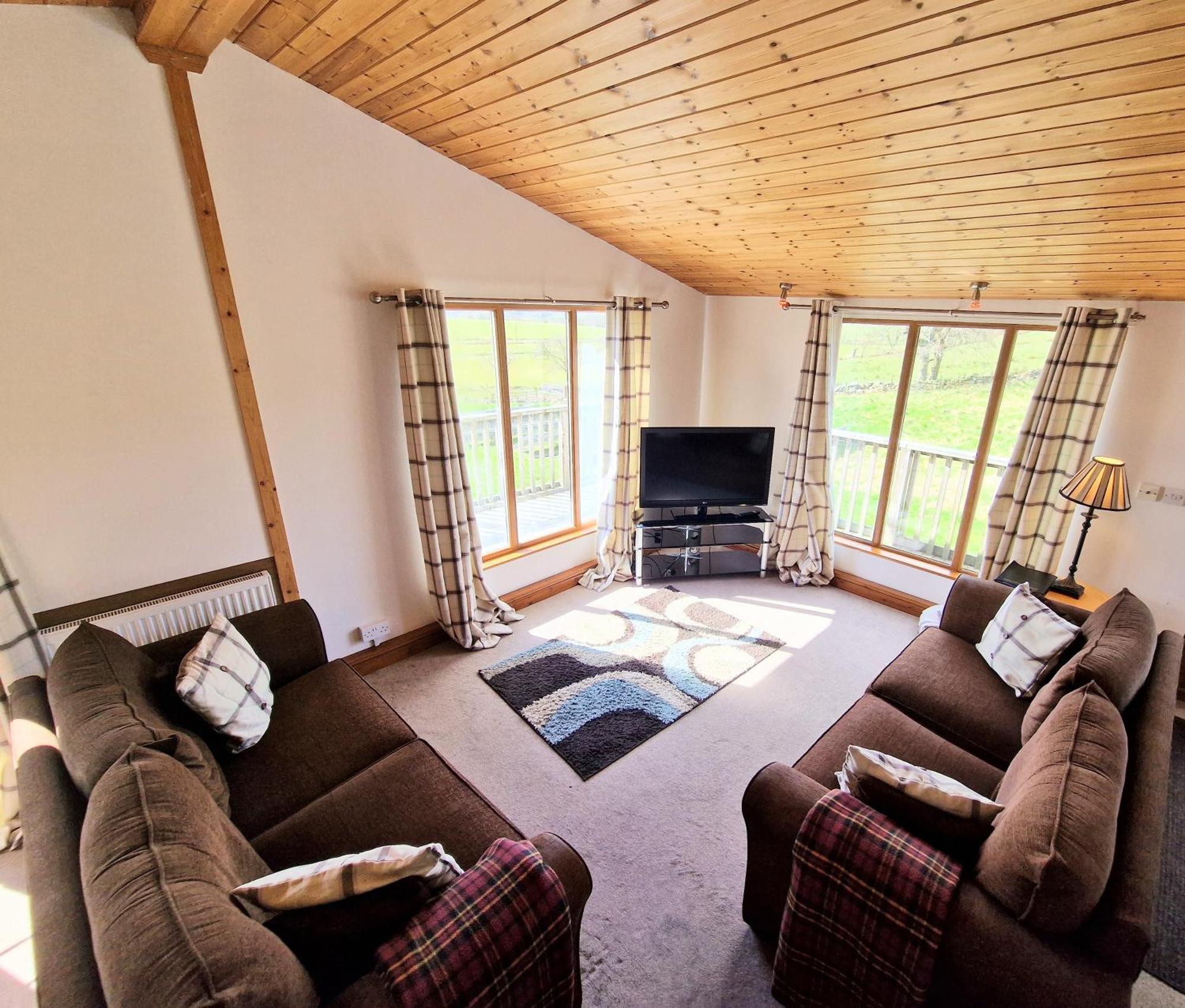Torridon 12 With Private Hot Tub - Fife - Loch Leven - Lomond Hills Vila Kelty Exterior foto