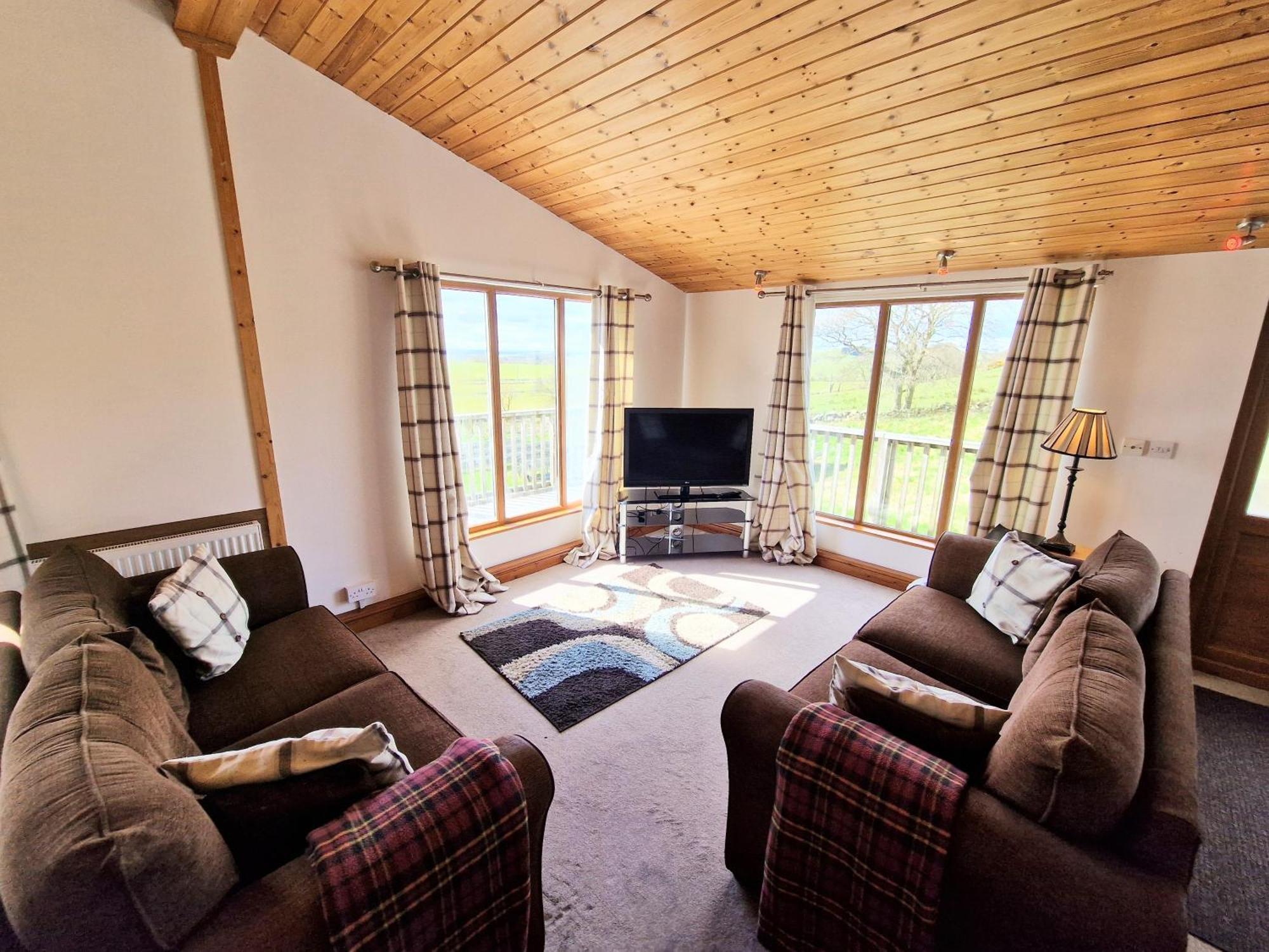 Torridon 12 With Private Hot Tub - Fife - Loch Leven - Lomond Hills Vila Kelty Exterior foto